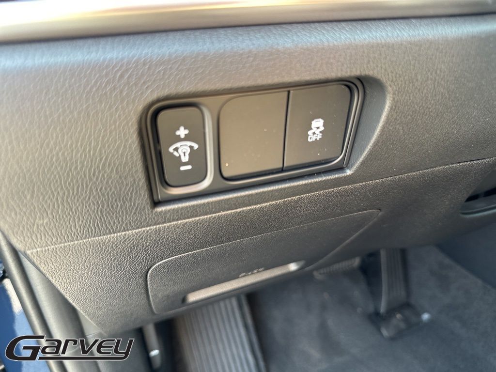 2025 Kia Sorento S - Photo 15