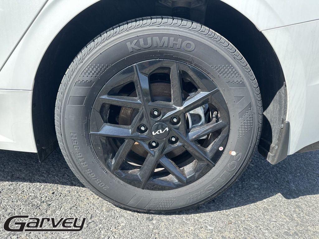 2026 Kia K5 LXS - Photo 9