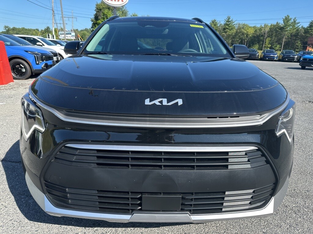 2025 Kia Niro EX photo 2