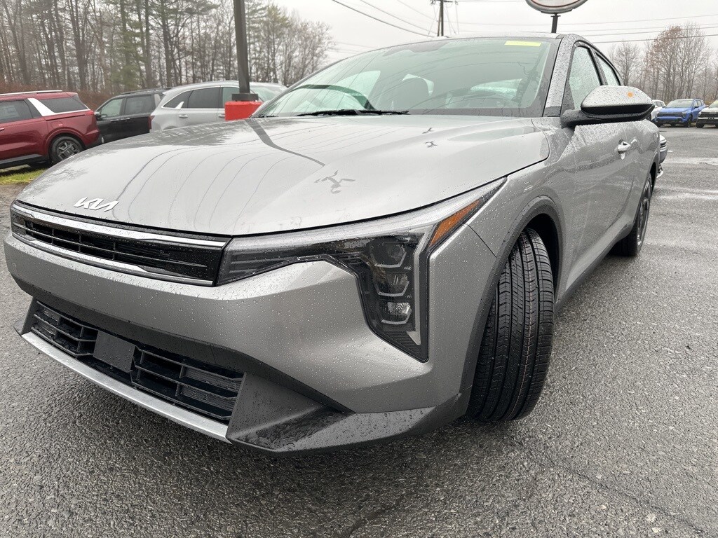 2025 Kia K4 EX photo 3
