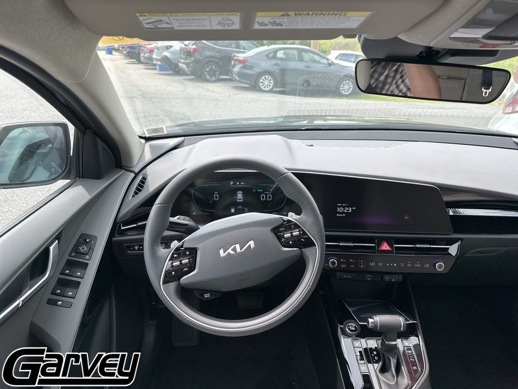 2025 Kia Niro EX - Photo 9