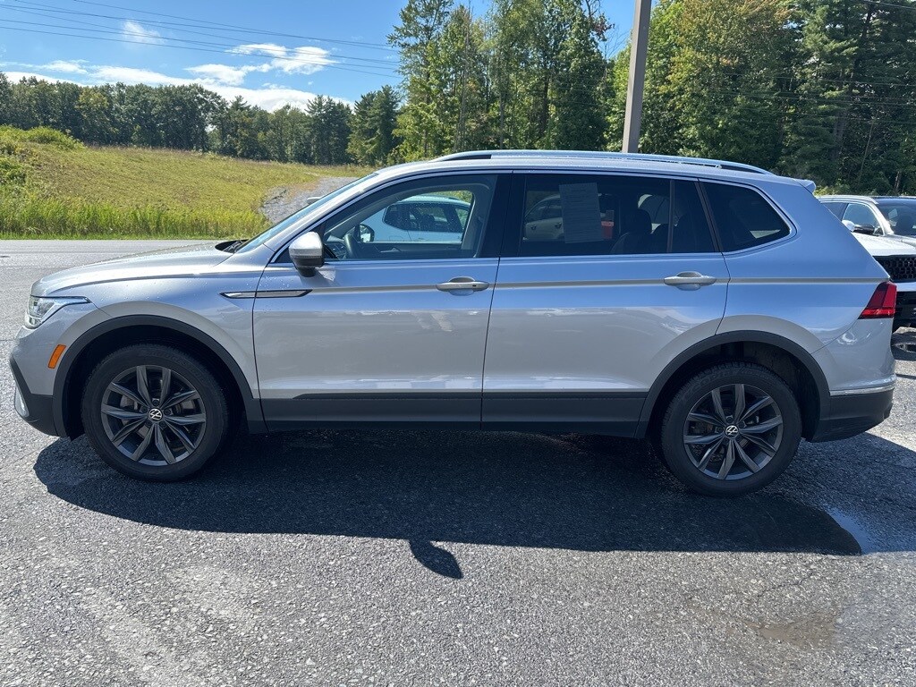2022 Volkswagen Tiguan SE photo 3