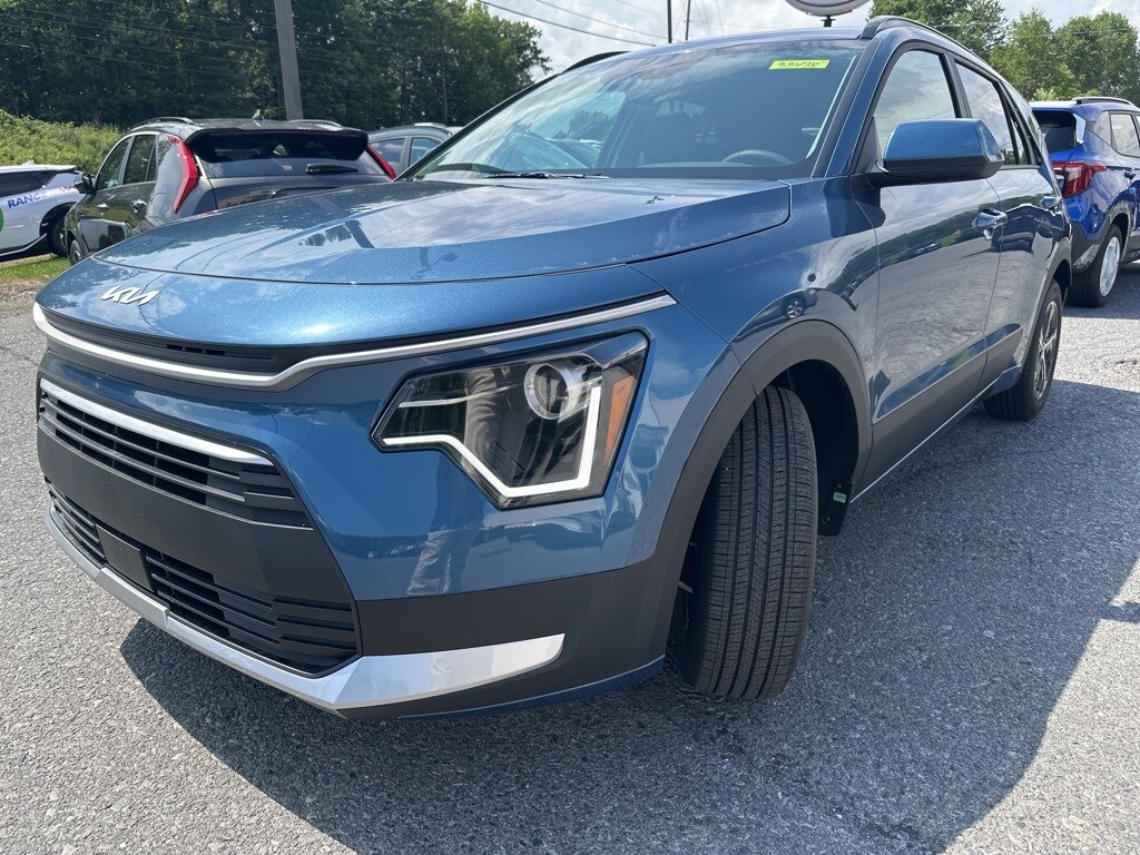 2025 Kia Niro EX photo 3