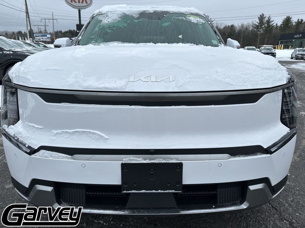 New 2026 Kia EV9 Wind SUV