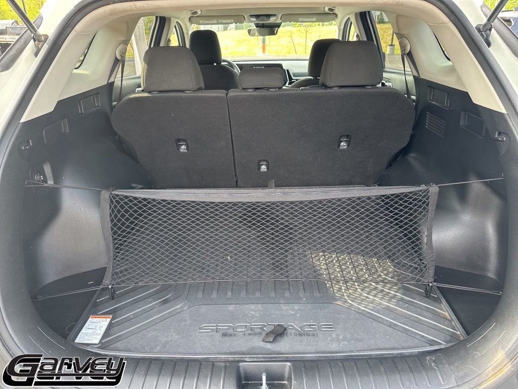 2023 Kia Sportage LX - Photo 6