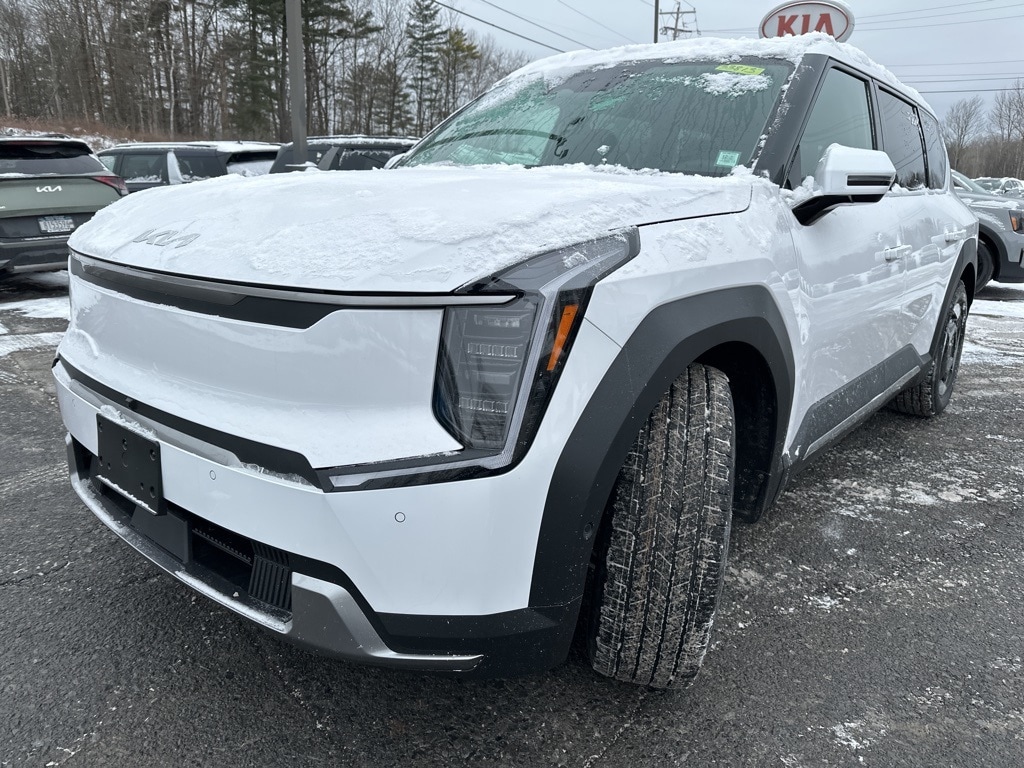 New 2026 Kia EV9 Wind SUV