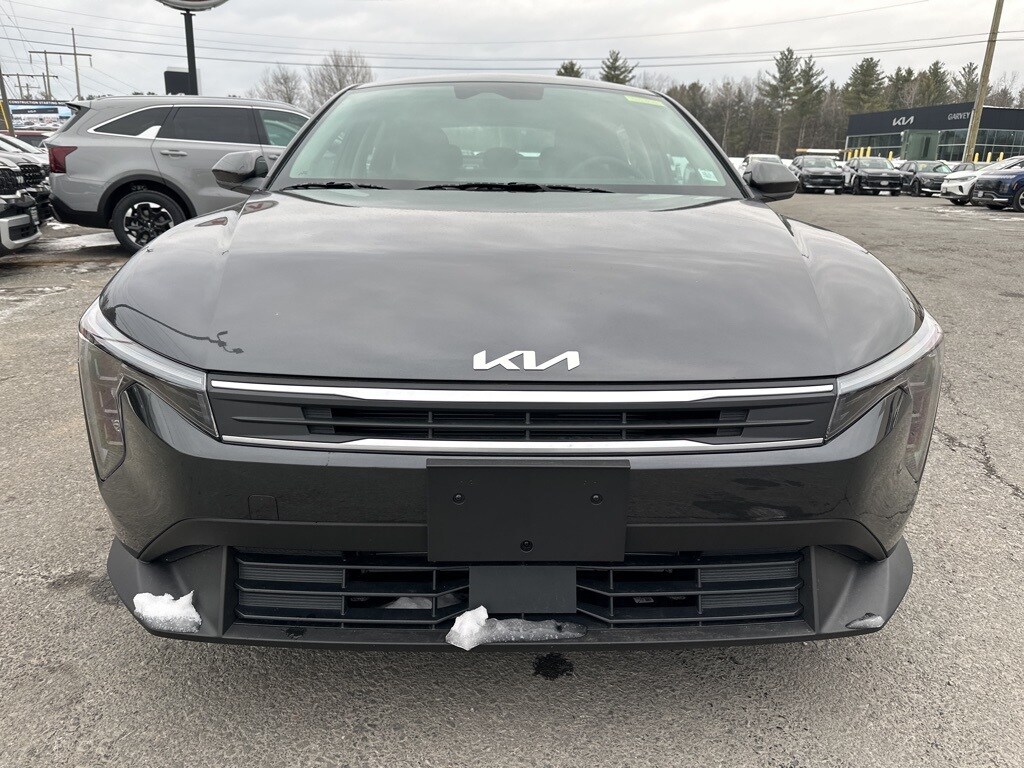 New 2025 Kia K4 LXS Sedan