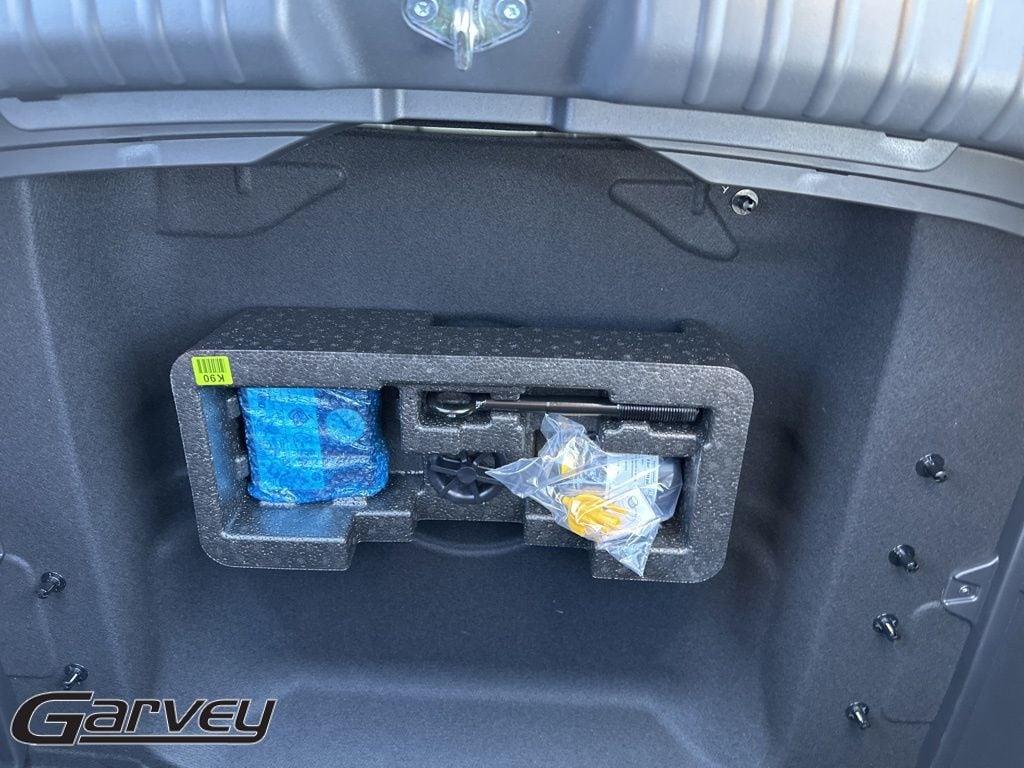 2025 Kia Niro EX - Photo 7