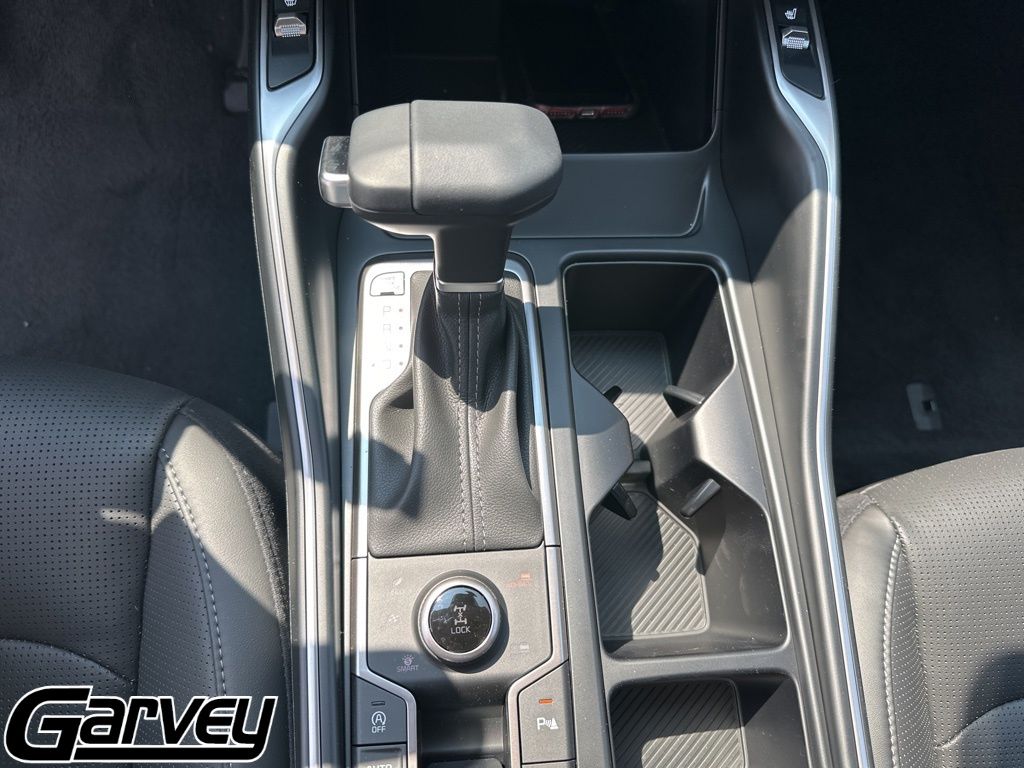 2025 Kia Sorento S - Photo 14