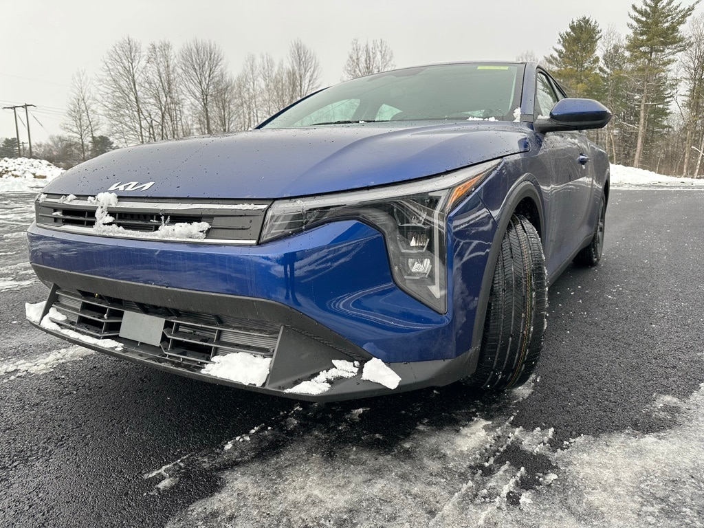 New 2025 Kia K4 LXS Sedan