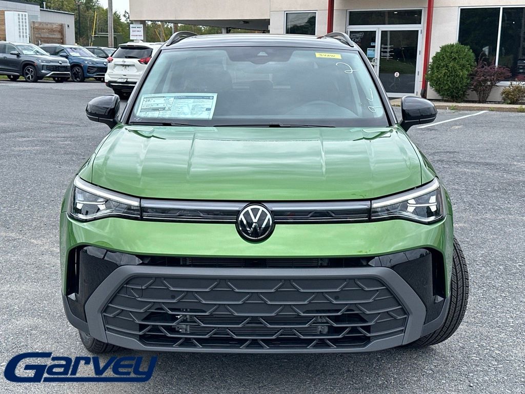 New 2027 Volkswagen Taos 1.5T SE Black SUV