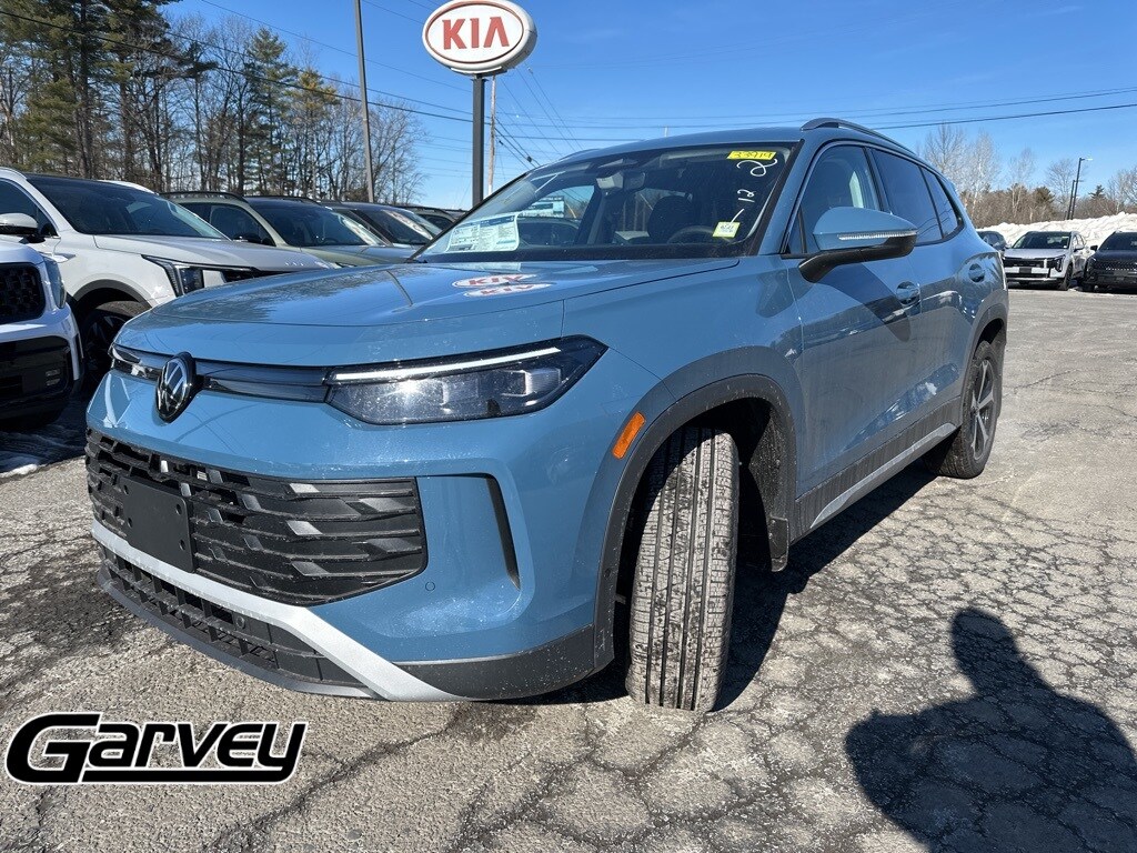 New 2026 Volkswagen Tiguan 2.0T SE SUV