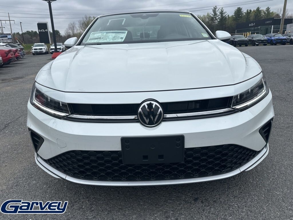 New 2026 Volkswagen Jetta 1.5T SE Sedan