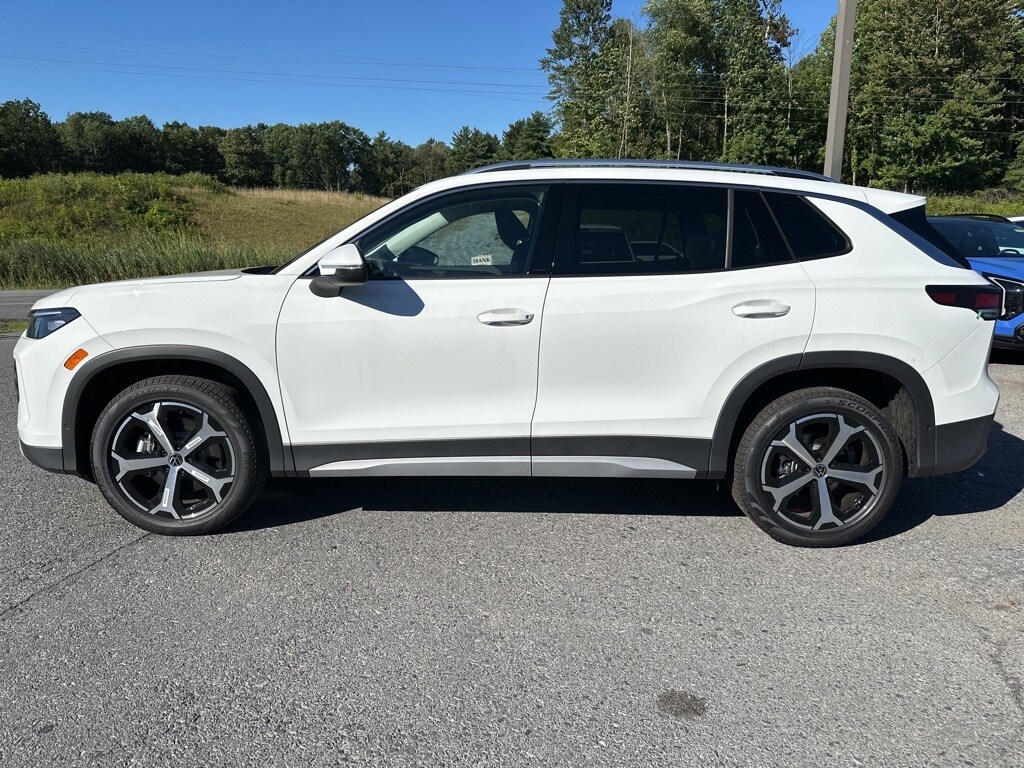 New 2025 Volkswagen Tiguan 2.0T SE SUV