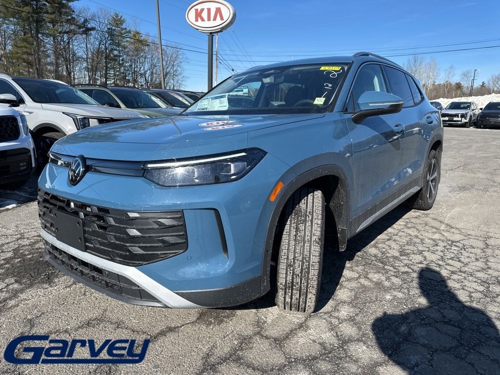 New 2026 Volkswagen Tiguan 2.0T SE SUV