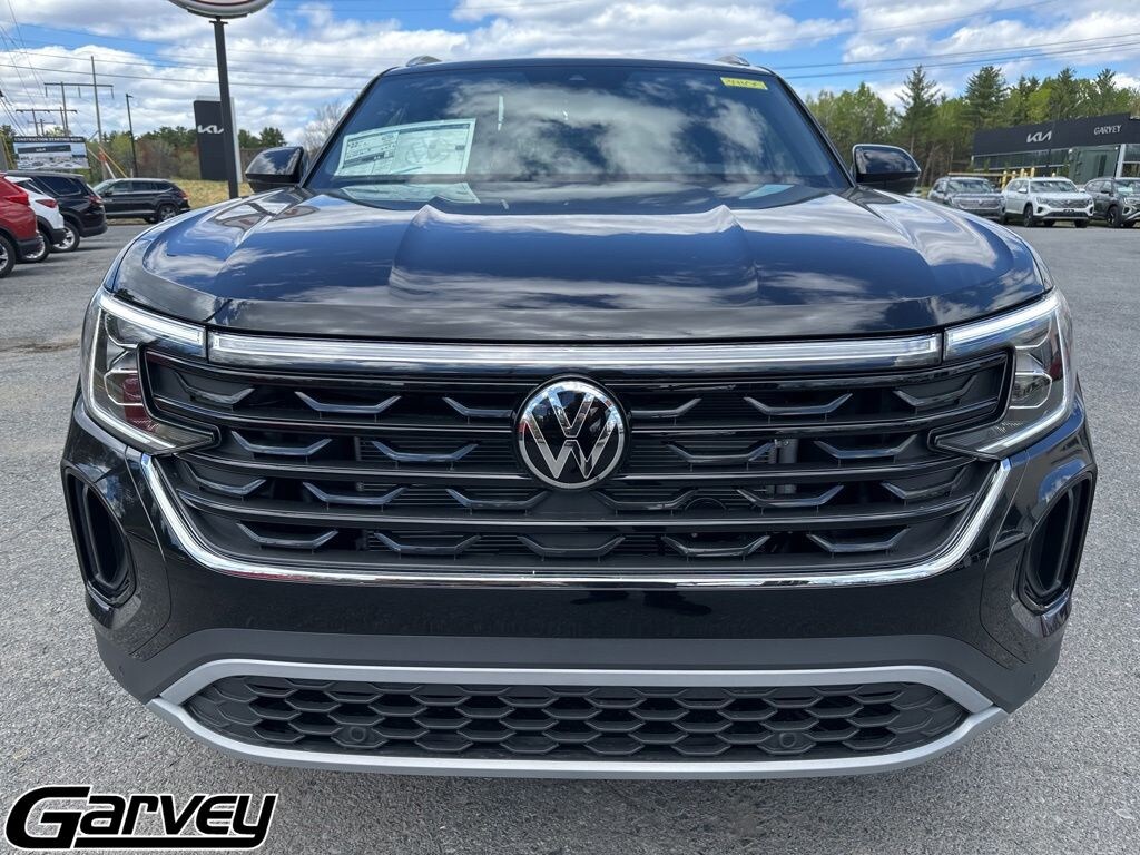 New 2026 Volkswagen Atlas Cross Sport 2.0T SE w/Technology SUV