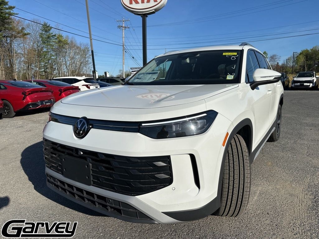 New 2026 Volkswagen Tiguan 2.0T SE SUV