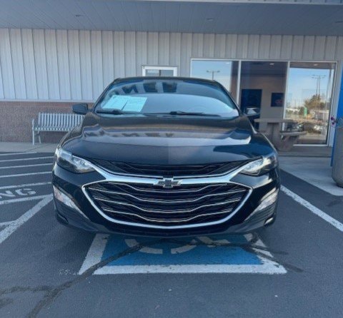 Used 2020 Chevrolet Malibu 1LT with VIN 1G1ZD5ST9LF110197 for sale in Madras, OR