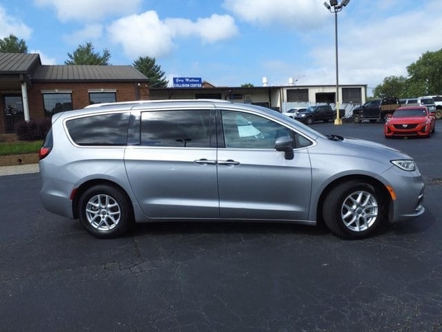 Used 2021 Chrysler Pacifica Touring L with VIN 2C4RC1BG3MR591225 for sale in Clarksville, TN