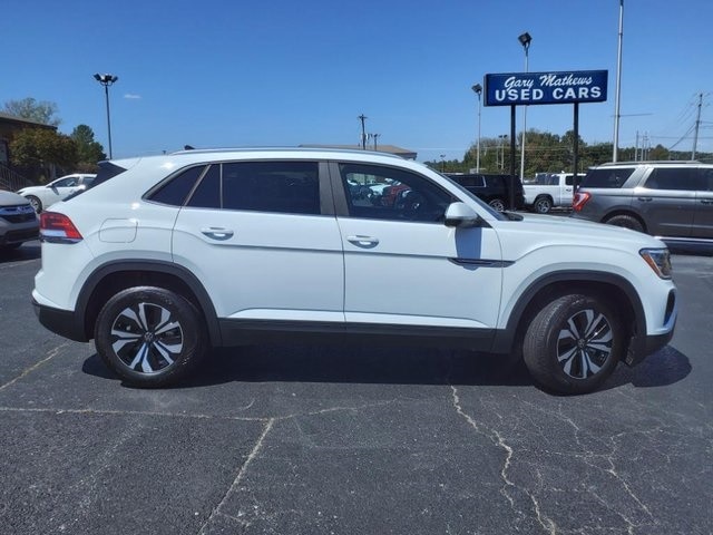 Used 2024 Volkswagen Atlas Cross Sport SE with VIN 1V2DE2CA1RC208675 for sale in Clarksville, TN