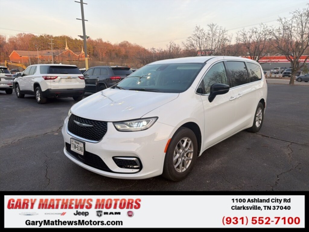 Used 2024 Chrysler Pacifica Touring L Minivan/Van