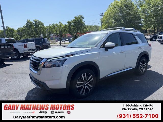 2023 Nissan Pathfinder Platinum 4WD's photo