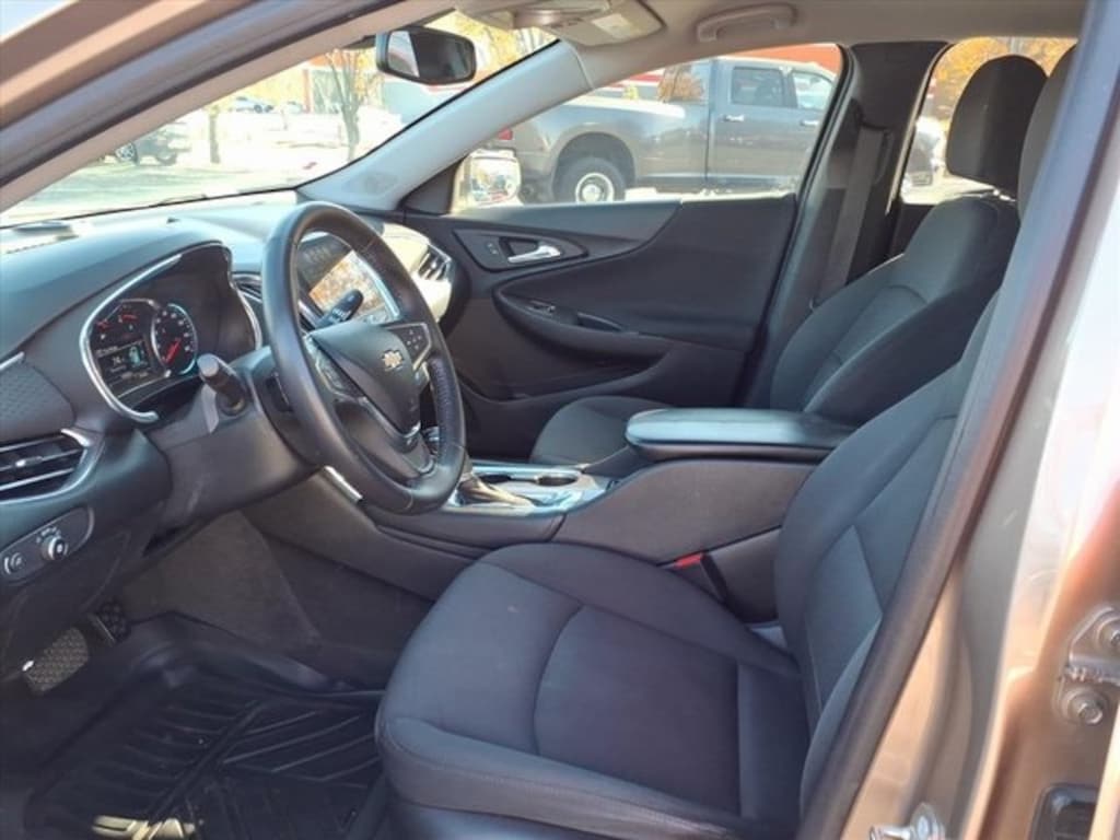 Used 2018 Chevrolet Malibu LT Sedan