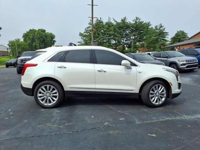 Used 2017 Cadillac XT5 Platinum with VIN 1GYKNFRSXHZ159031 for sale in Clarksville, TN