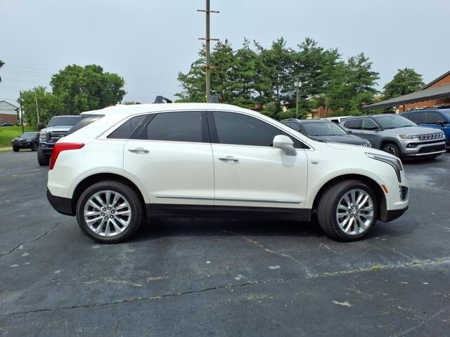 2017 Cadillac XT5 Platinum photo 2