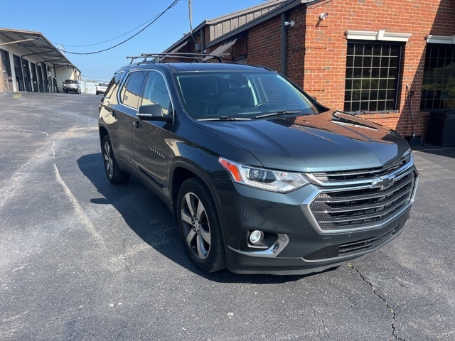 Used 2018 Chevrolet Traverse 3LT with VIN 1GNEVHKW7JJ261166 for sale in Clarksville, TN