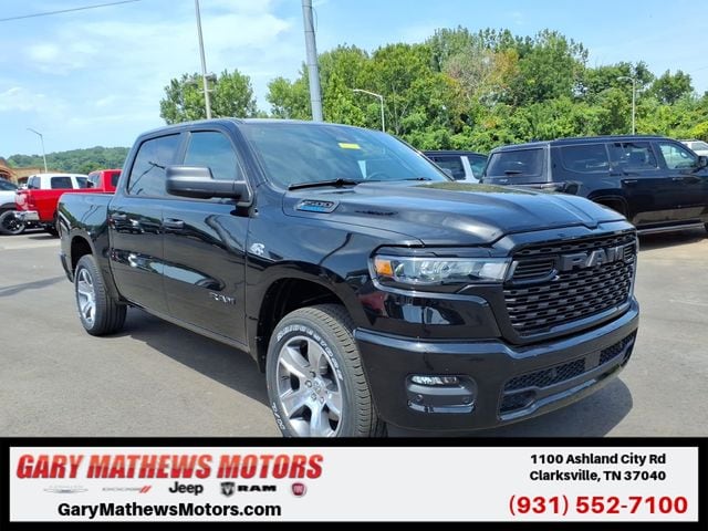 New 2026 Ram 1500 EXPRESS CREW CAB 4X4 5'7 BOX