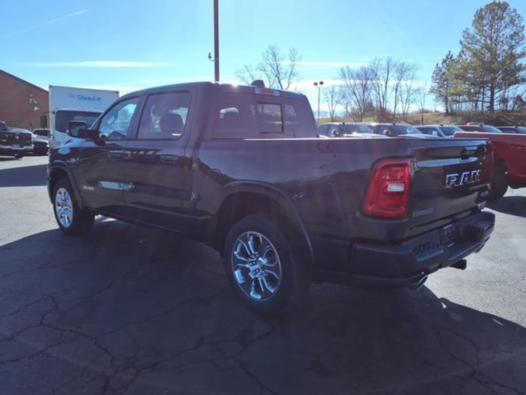 New 2026 Ram 1500 BIG HORN CREW CAB 4X4 5'7 BOX Pickup