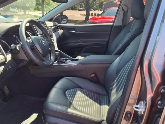 2024 Toyota Camry SE photo 3