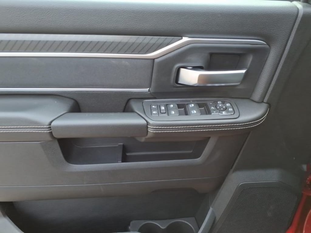 New 2026 Ram 2500 BIG HORN CREW CAB 4X4 6'4 BOX Pickup