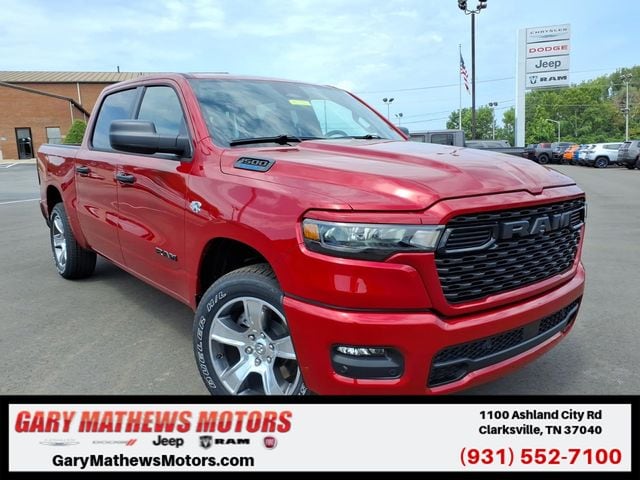 New 2026 Ram 1500 EXPRESS CREW CAB 4X4 5'7 BOX