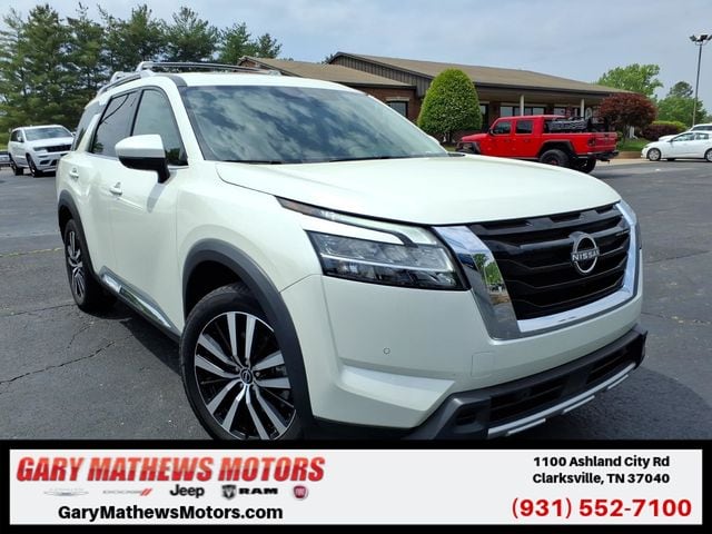 2023 Nissan Pathfinder Platinum 4WD's photo