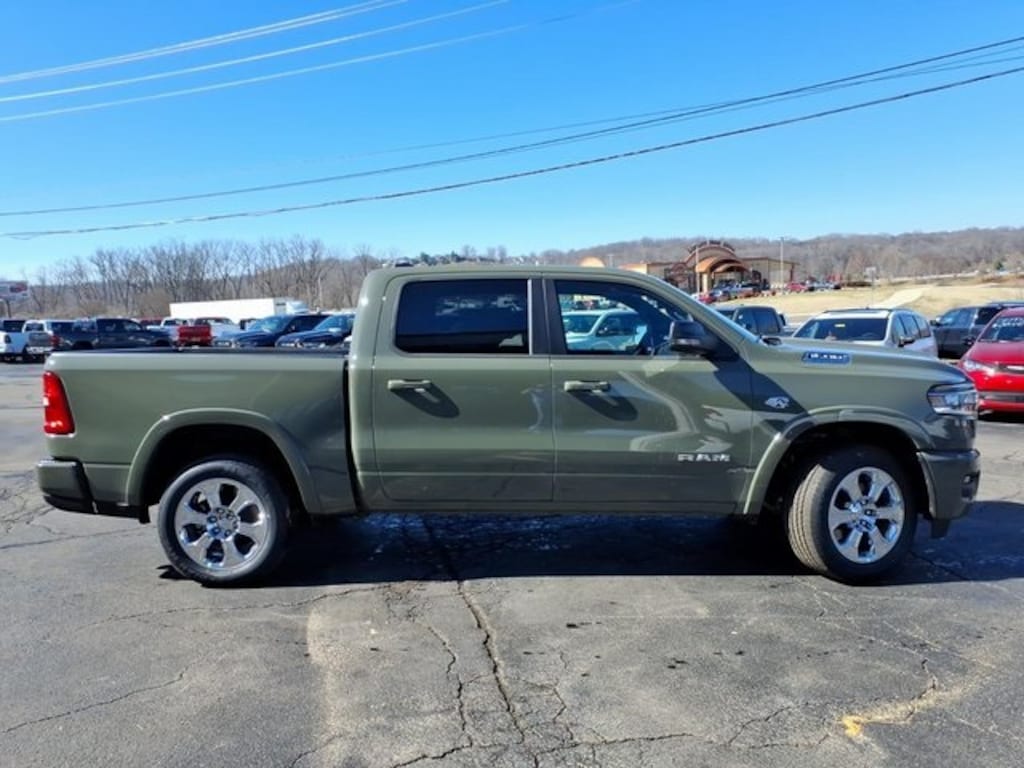 New 2026 Ram 1500 BIG HORN CREW CAB 4X4 5'7 BOX Pickup
