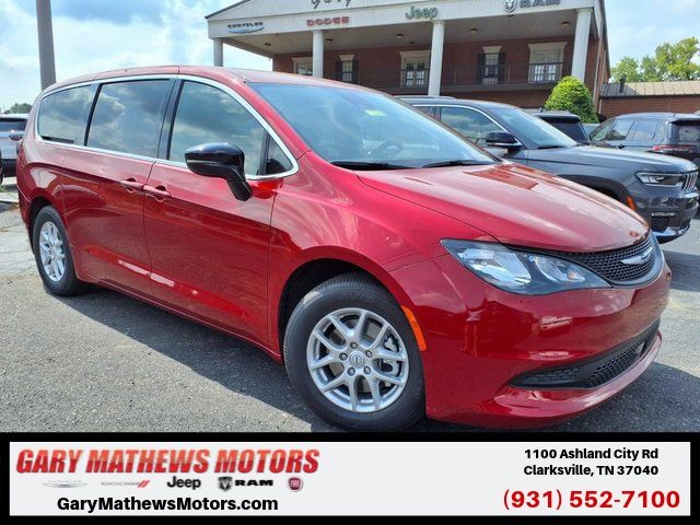 2025 Chrysler Voyager LX's photo