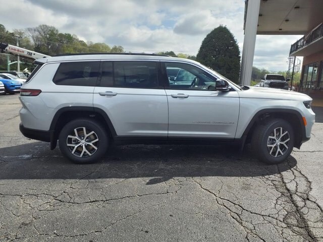 2025 Jeep Grand Cherokee Limited photo 2