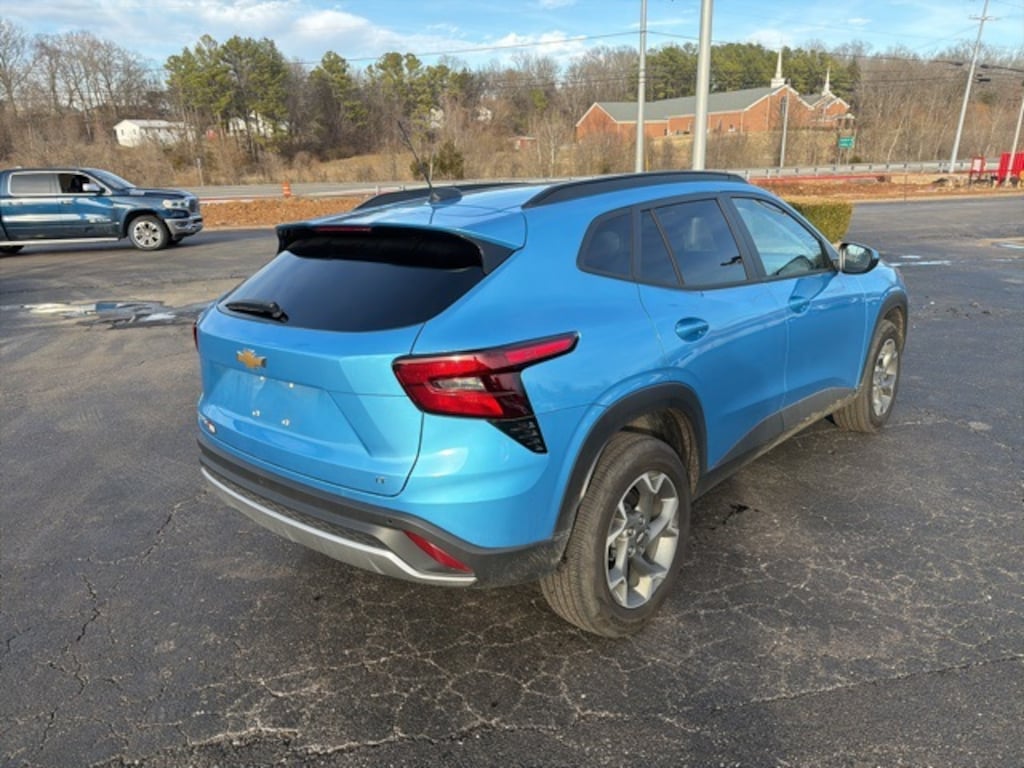 Used 2025 Chevrolet Trax LT SUV