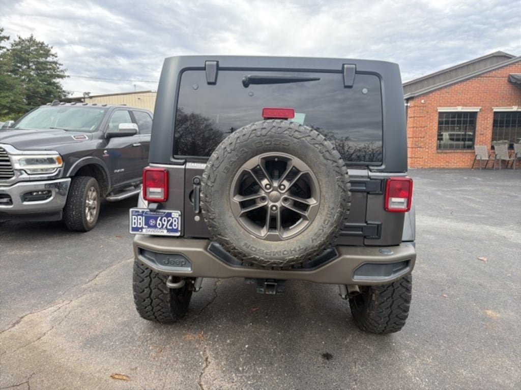 Used 2016 Jeep Wrangler Unlimited Sahara SUV