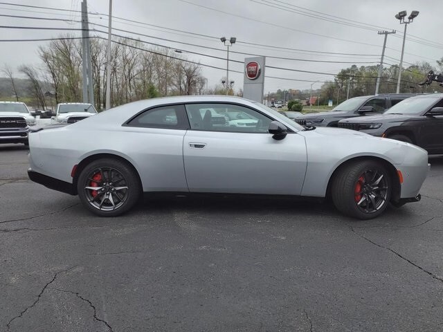2024 Dodge Charger Daytona Scat Pack photo 2