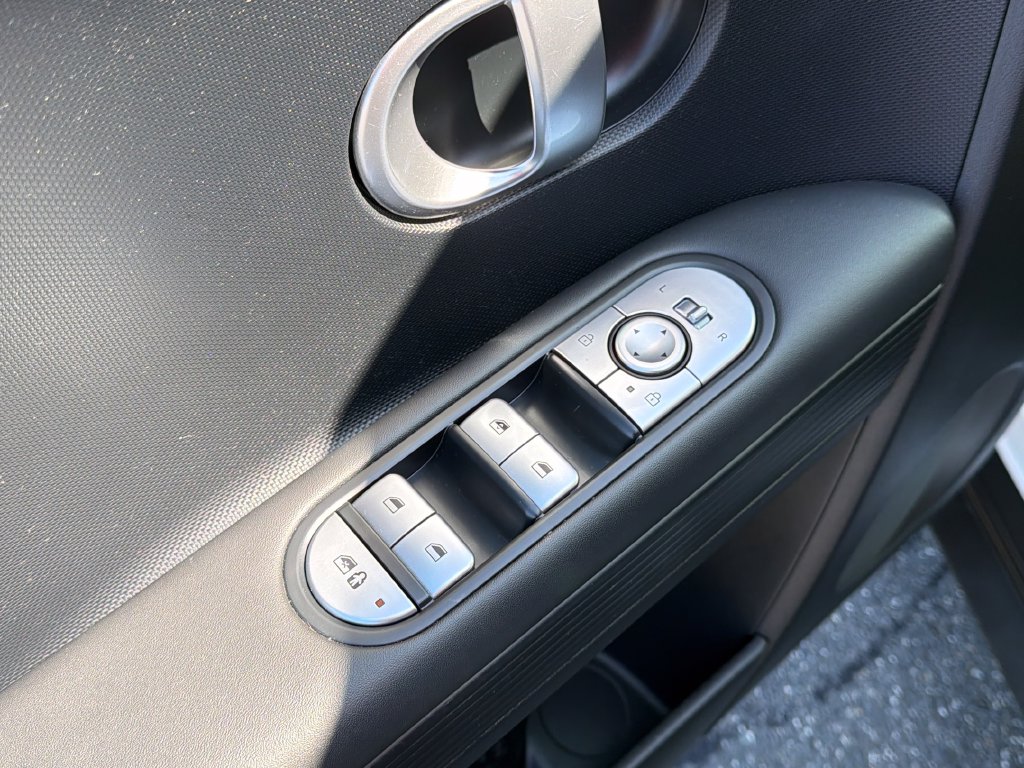 2023 Hyundai IONIQ 5 SE - Photo 12