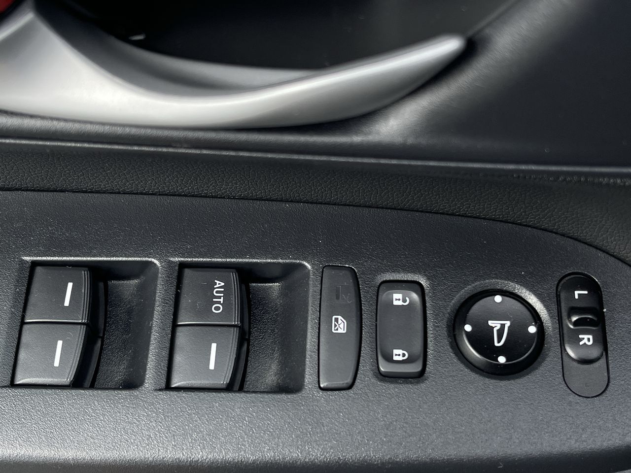 2020 Honda CR-V LX - Photo 12