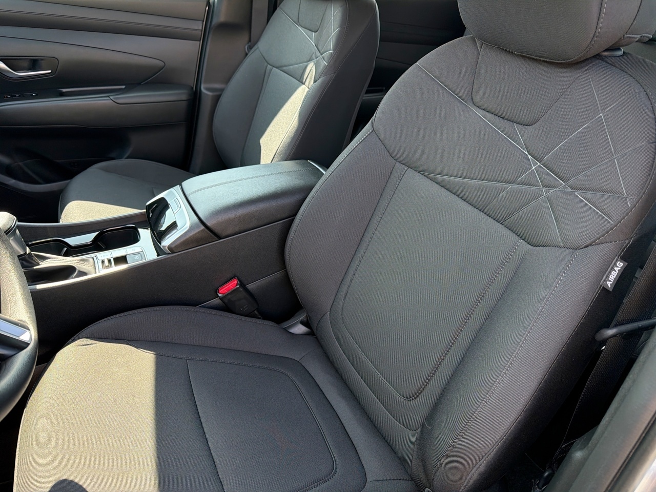 2025 Hyundai Tucson SE - Photo 18