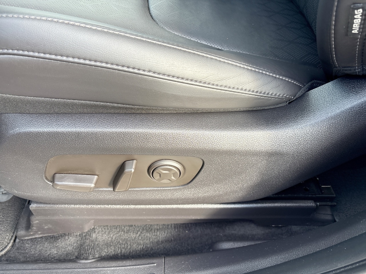 2025 Kia Carnival LXS - Photo 13