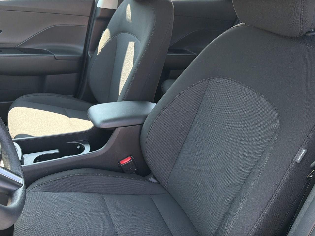 2024 Hyundai Kona SE - Photo 18