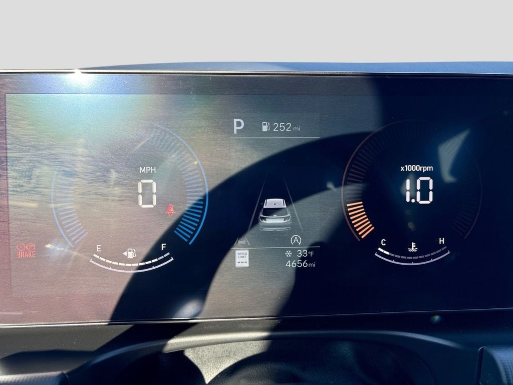 2025 Hyundai Tucson SE - Photo 16