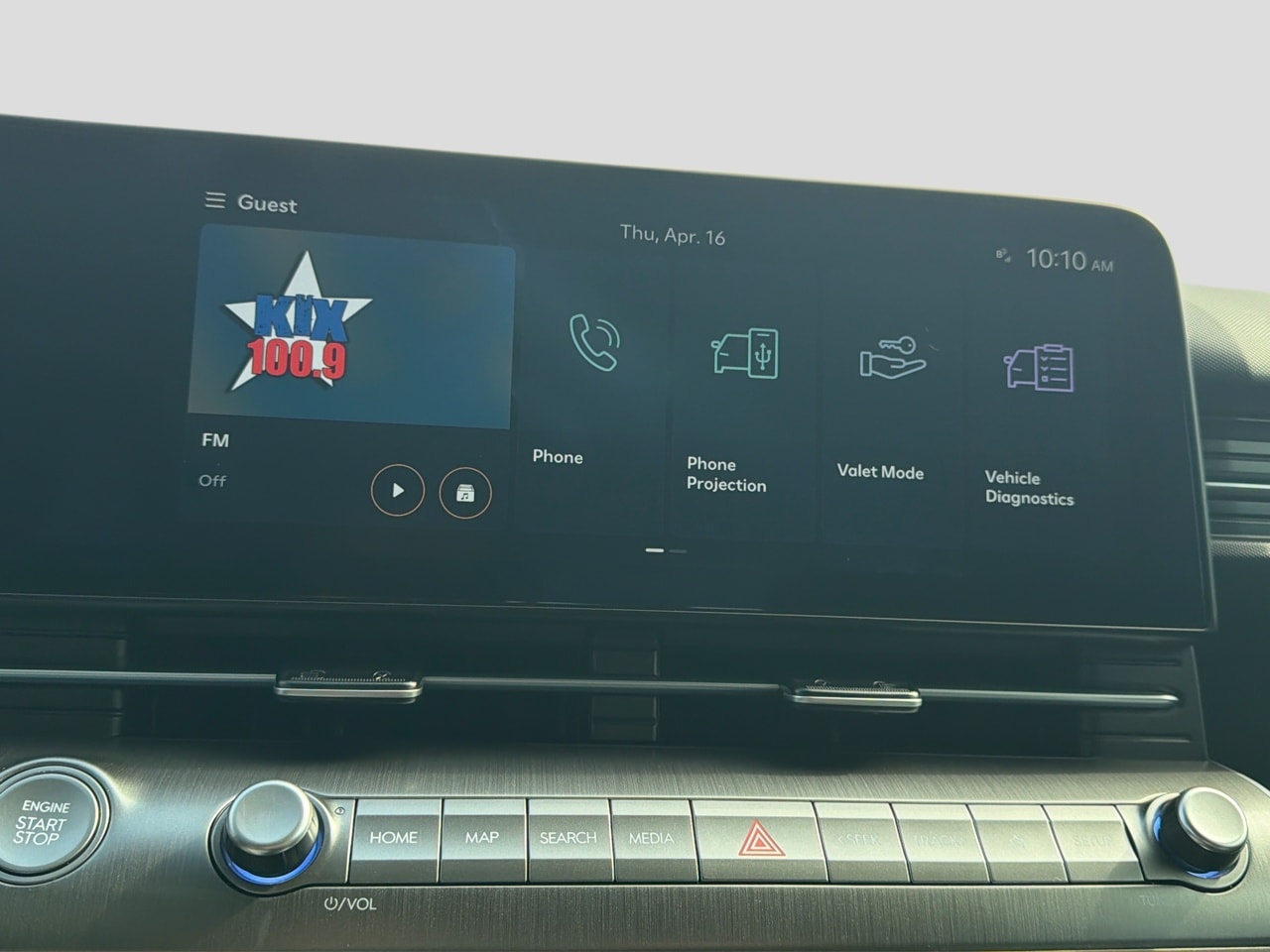 2025 Hyundai Kona SE - Photo 17