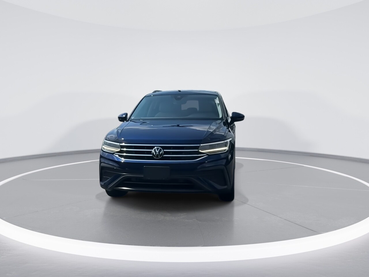 2023 Volkswagen Tiguan SE photo 2